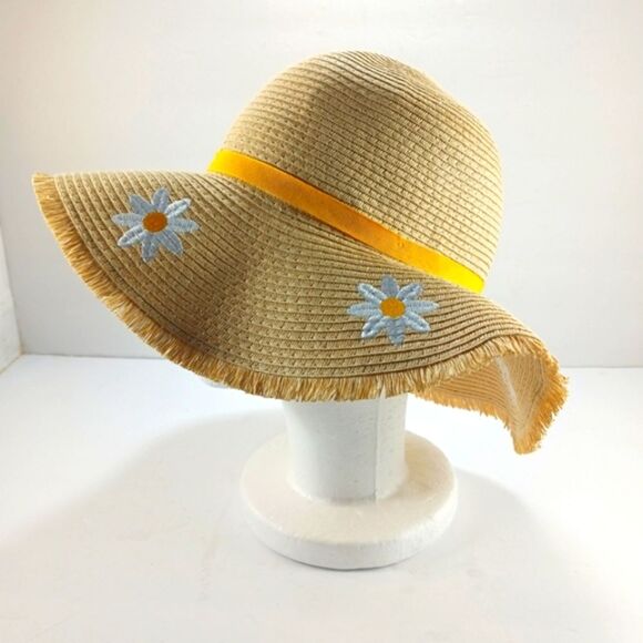 F&F Floppy Rim Banded Straw Like Hat With Daisy Applique Accents. - Picture 3 of 10